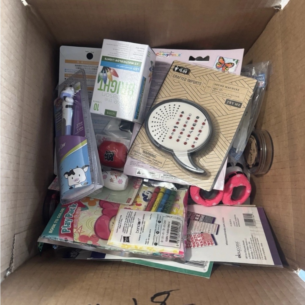Mystery boxes mixed a lot all resalable items. Nearly 5 pounds. - Picture 5 of 6